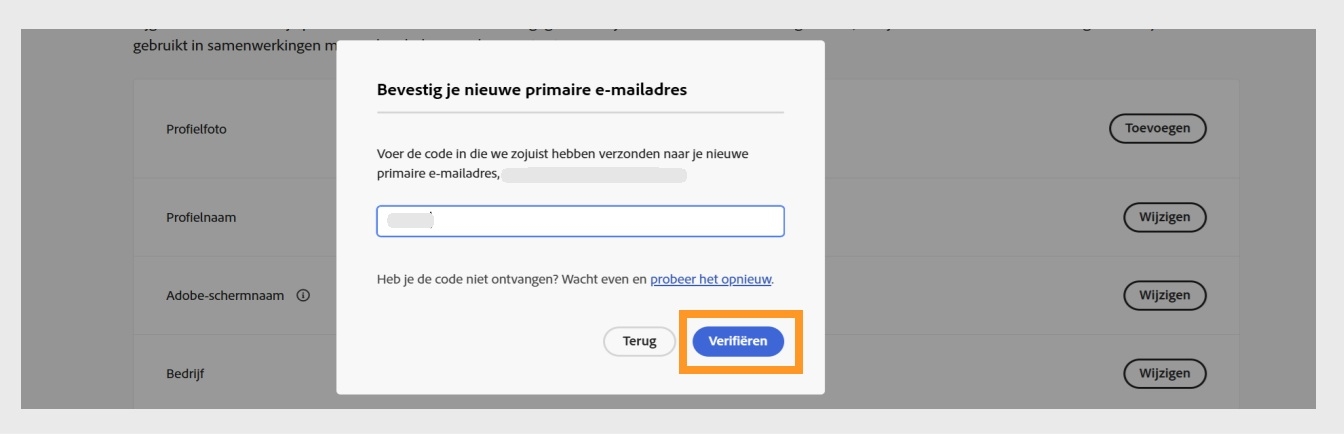 Het dialoogvenster Je e-mail bevestigen met een veld om de verificatiecode in te voeren en de gemarkeerde knop Verifiëren.